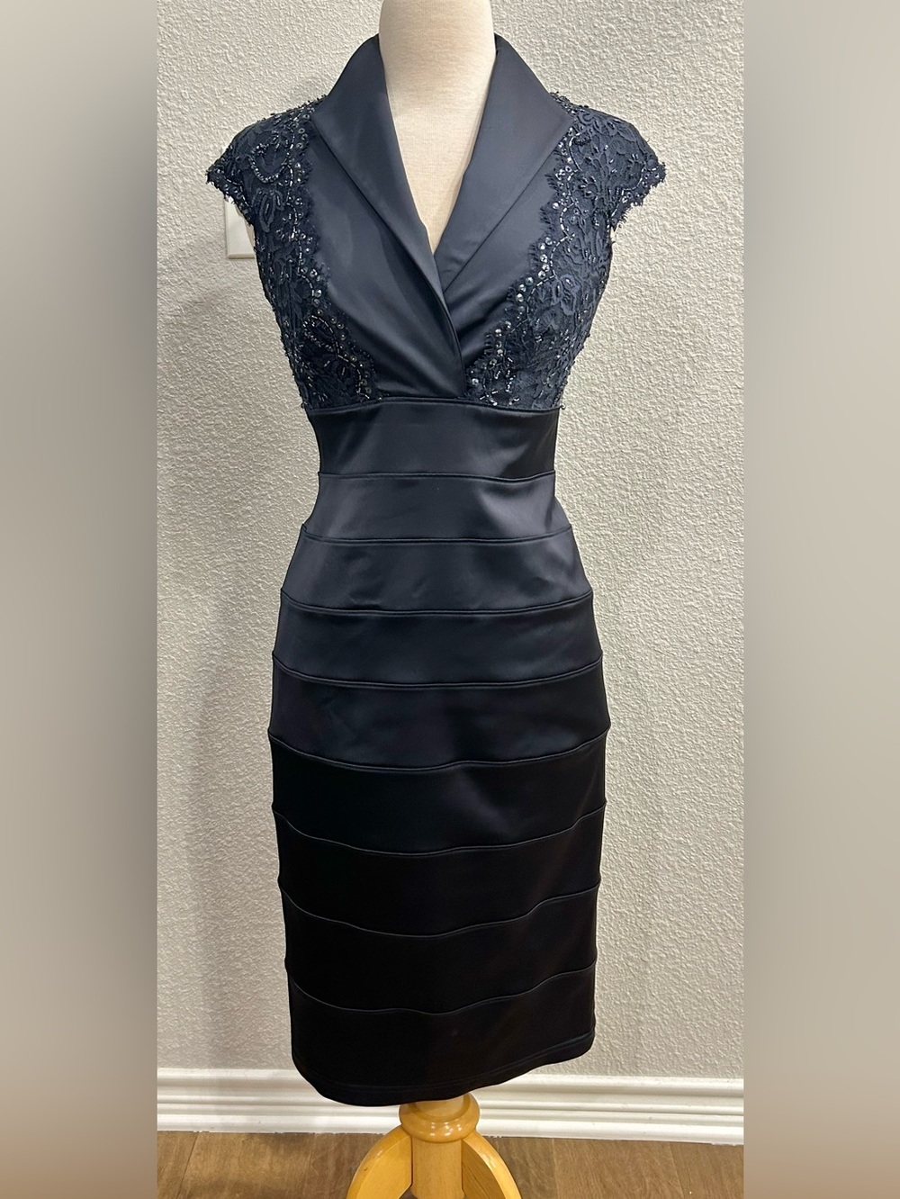 Tadashi shoji beaded cap sleeve navy bandage dress 4